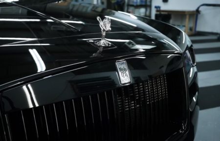 rolls-royce-banner-still-image